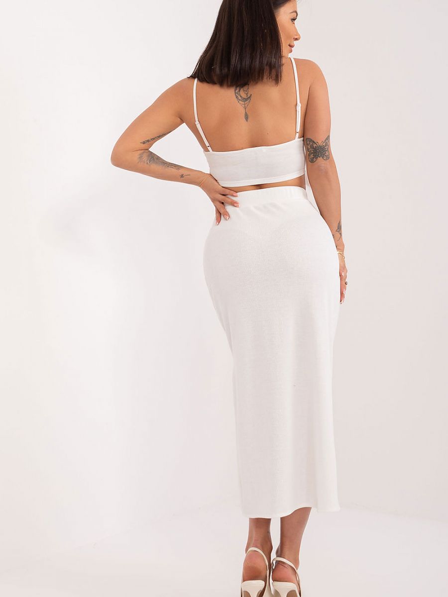 Elegant Ribbed Midi Skirt – Beige-2